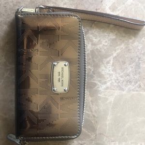 Wristlet